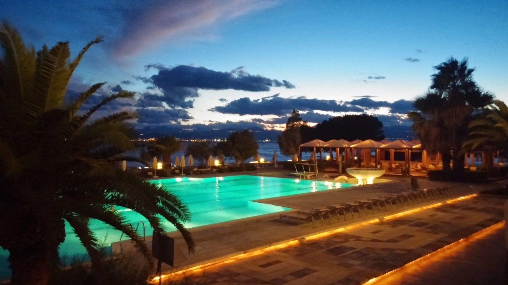 Ramada Loutraki Poseidon Resort Loutráki Exterior foto